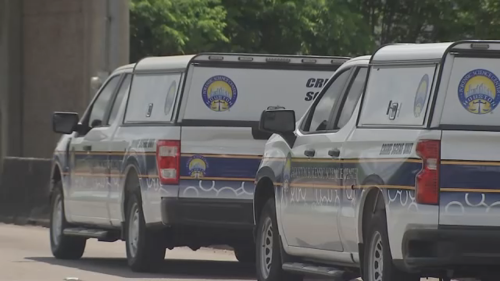 Man shot and killed after crashing with truck along Beltway 8 feeder near West Fuqua, HPD says