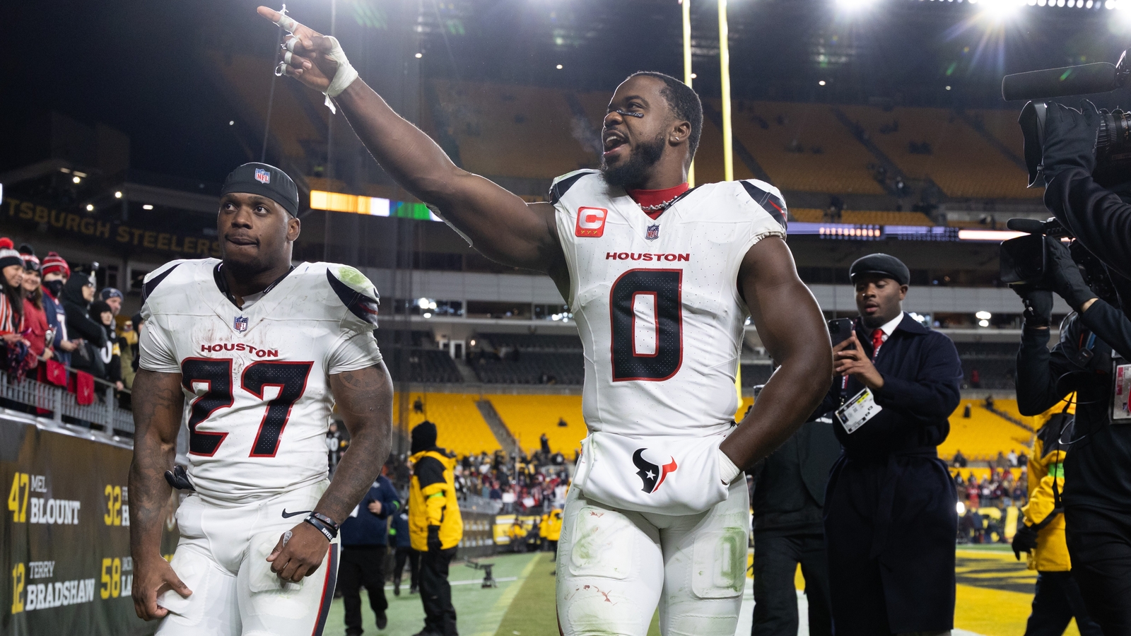 Texans, LB Azeez Al-Shaair agree to 3-year extension