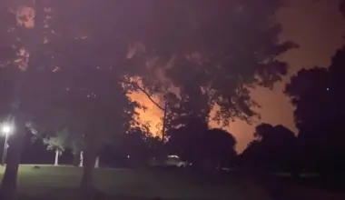 Explosion hits oil rig in East Texas, sparking fire -  VIDEO