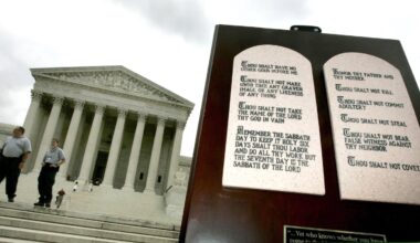 Appeals court upholds Texas law on Ten Commandments in public schools