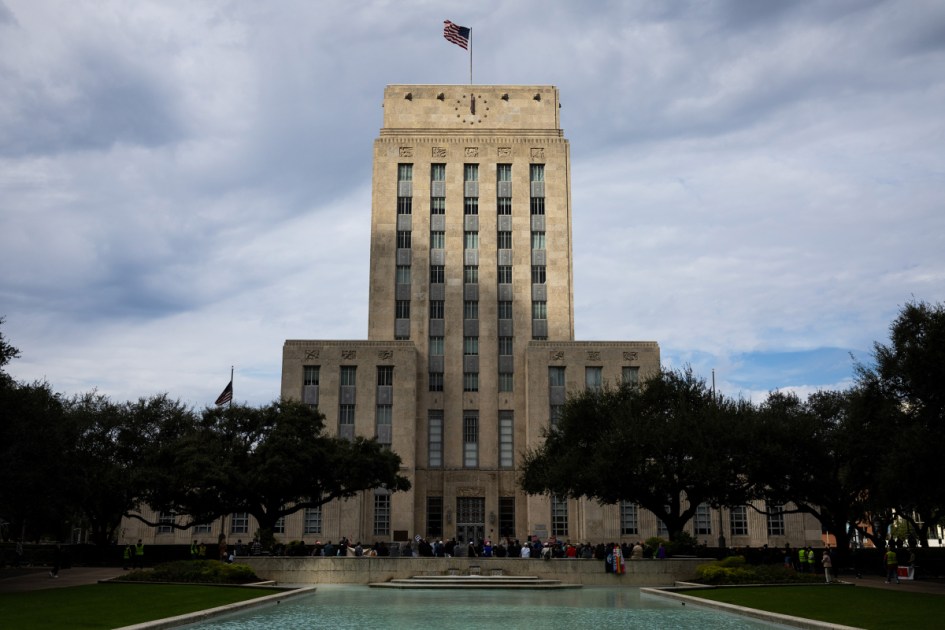 Houston council to vote on weakening ICE policy