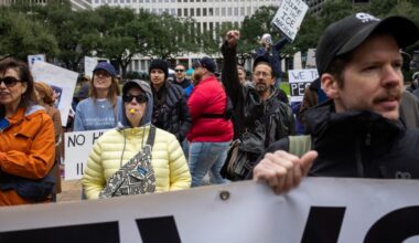 Houston in showdown with state over immigration ordinance