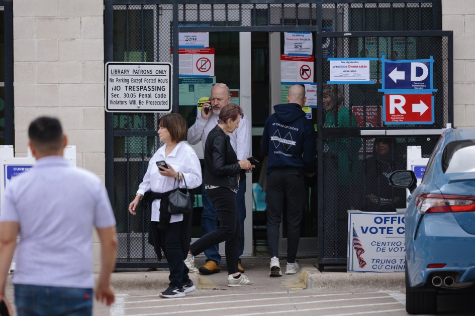 Dallas Republicans sue to force precinct voting for runoffs