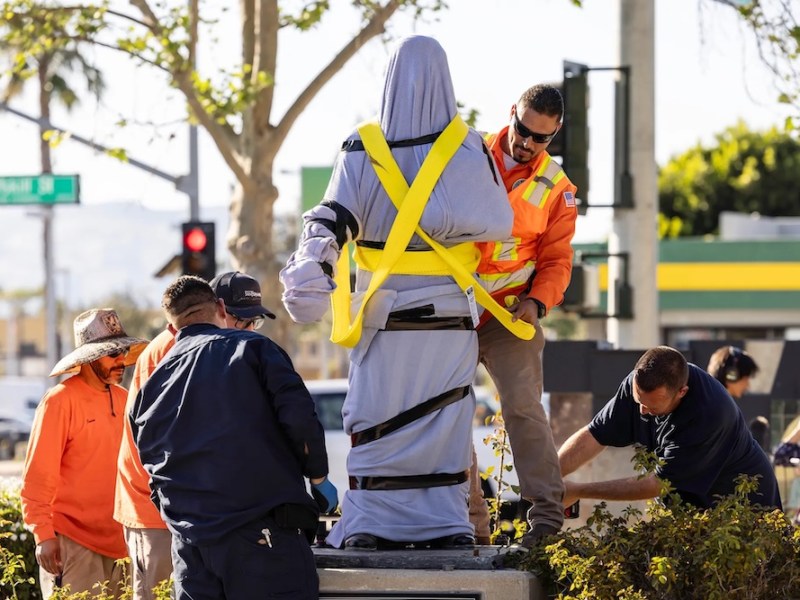 Texas Education Agency orders public schools to remove mentions of César Chávez from lessons