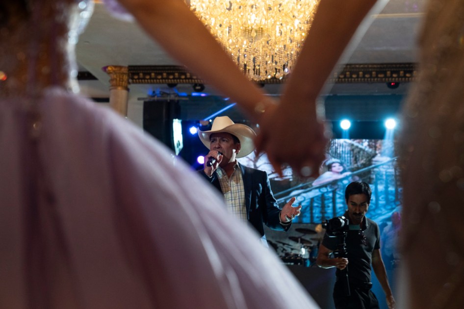 Bobby Pulido brings congressional campaign to quinceañeras