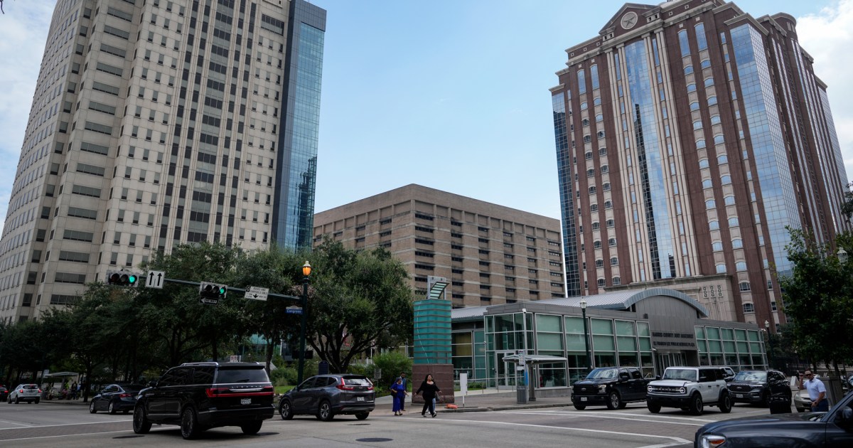 Texas judge caught chastising helpful IT worker in viral video