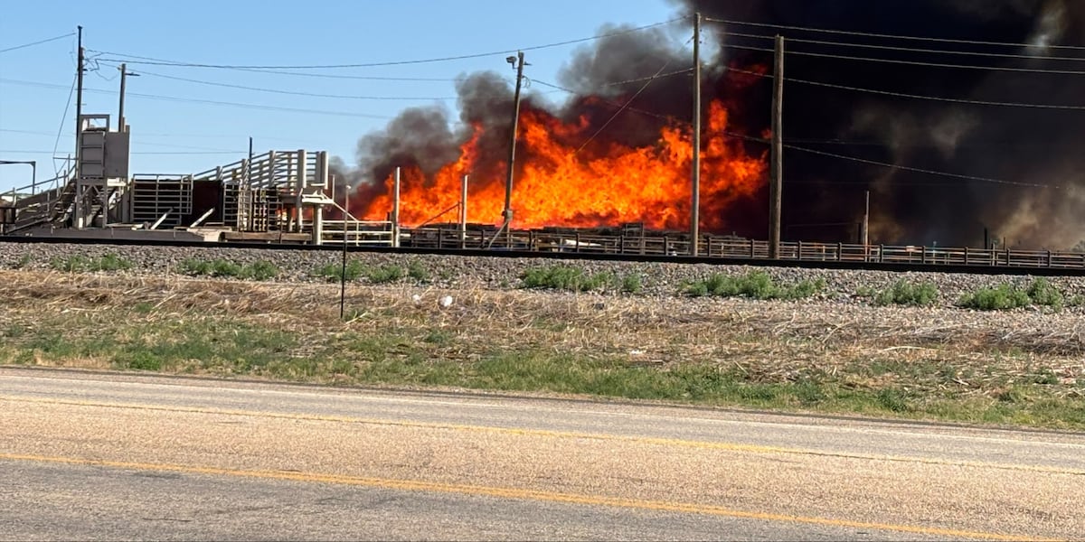 Crews respond to fire burning in southeast Lubbock