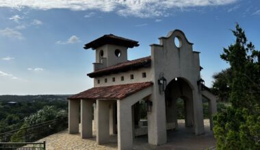Chapel Dulcinea offers couples a unique wedding venue with Hill Country views. (Courtesy Chapel Dulcinea)
