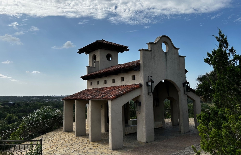 Chapel Dulcinea offers couples a unique wedding venue with Hill Country views. (Courtesy Chapel Dulcinea)