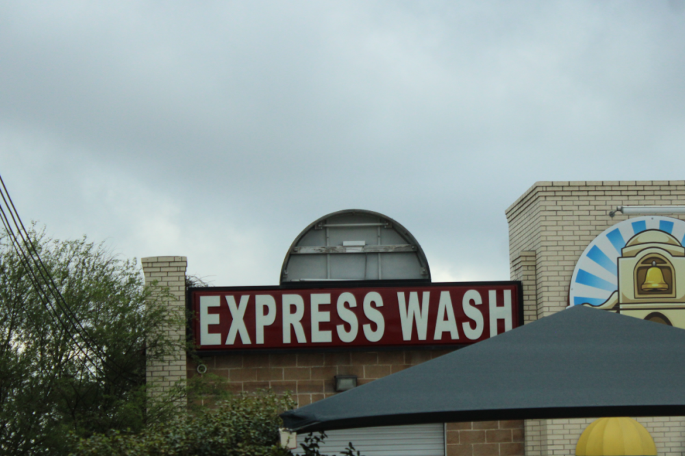 Mission Shine Car Wash is located at 20122 N. Hwy 281 in North San Antonio. (Andrew Creelman/Community Impact)