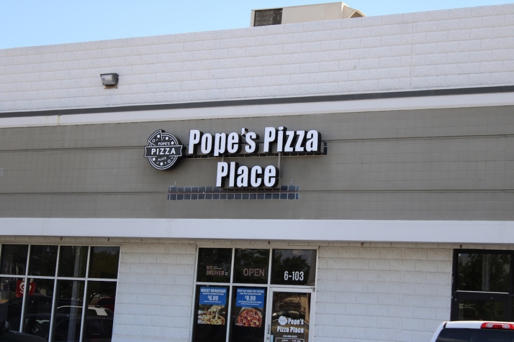 Pope's Pizza Place was previously a franchise location of Hungry Howie's. (Andrew Creelman/Community Impact)