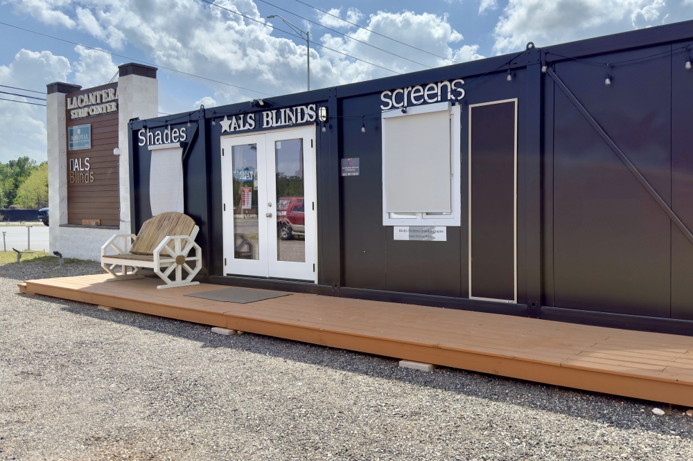 ALS Blinds opened a brick-and-mortar location in Porter on March 1. (Courtesy ALS Blinds)
