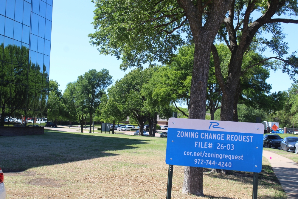 Casa Loma College requested a special permit to open a campus in a multi-tenant office building on Richardson Drive. (Isabella Zeff/Community Impact)