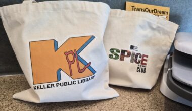 Keller Public Library card holders can make designs on tote bags at the new MakerStation with the heat press. (Patricia Ortiz/Community Impact)