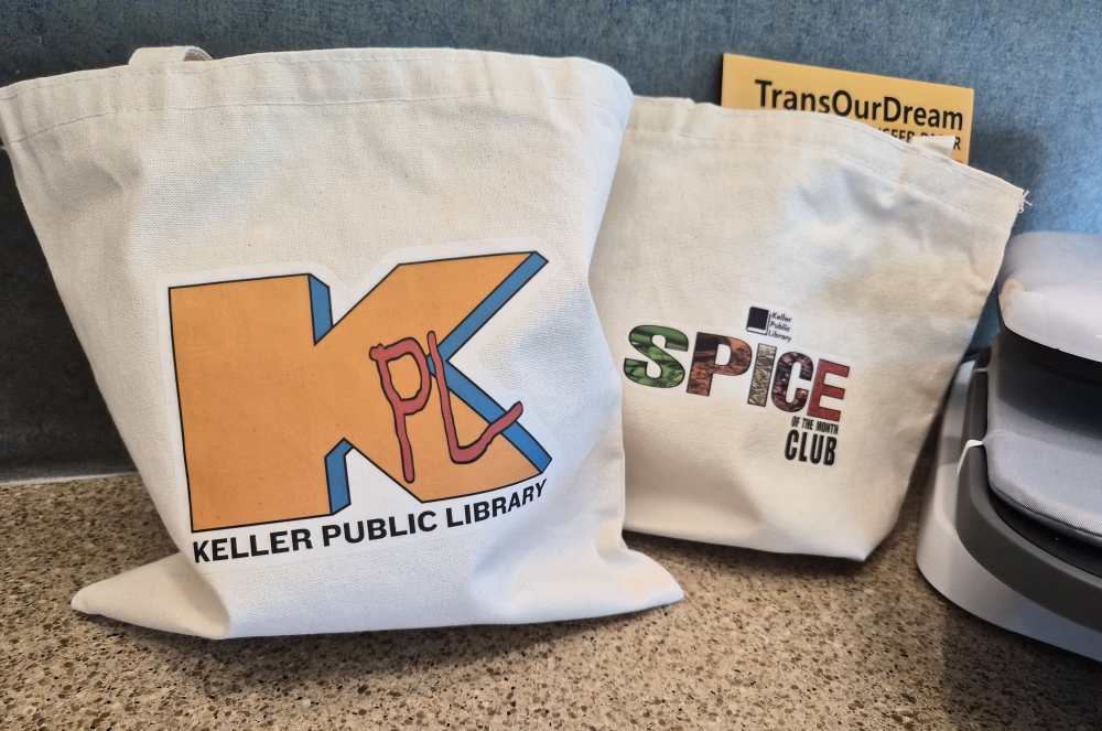 Keller Public Library card holders can make designs on tote bags at the new MakerStation with the heat press. (Patricia Ortiz/Community Impact)