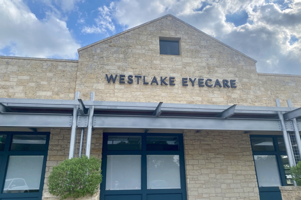 The staff and doctor at Westlake Eyecare's Four Points location will be working out of its main office in West Lake Hills, according to signage posted at the location. (Katlynn Fox/Community Impact)