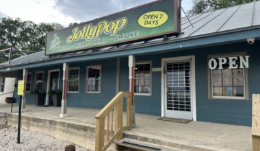 JollyPop Vape Shop is located at 5441 FM 1102 in New Braunfels. (Amira Van Leeuwen/Community Impact)