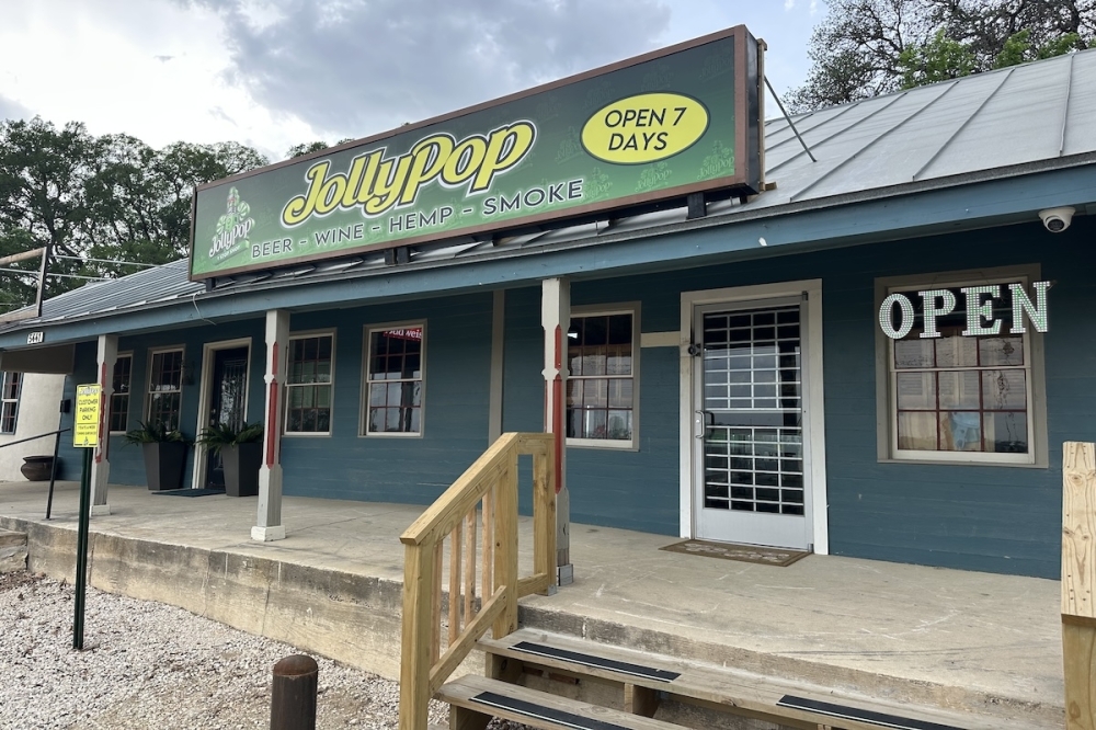 JollyPop Vape Shop is located at 5441 FM 1102 in New Braunfels. (Amira Van Leeuwen/Community Impact)