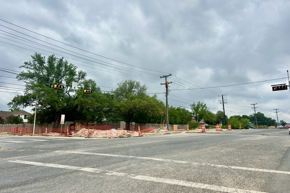 Utility installation continues on Shell Road ahead of a widening project. (Gracie Warhurst/Community Impact)
