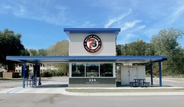 7 Brew serves bold, flavorful drinks at drive-thru locations across the country. (Courtesy 7 Brew)