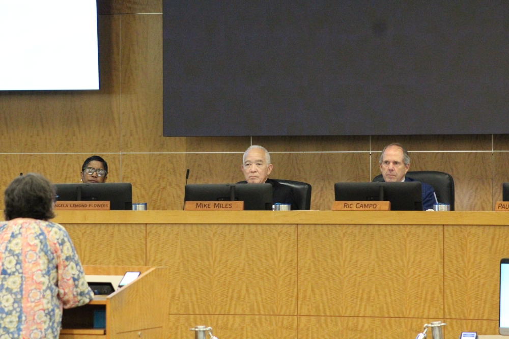 Houston ISD superintendent and board of managers during April 23 board workshop.