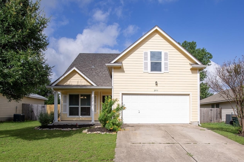 This 2,210-square-foot home in Georgian Place is listed for $349,500, as of April 28. (Courtesy Unlock MLS)