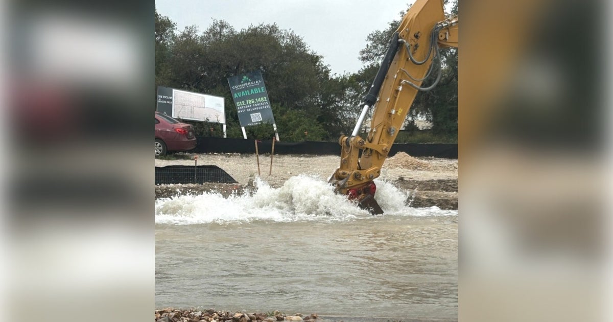 Water main break in Leander; crews on scene