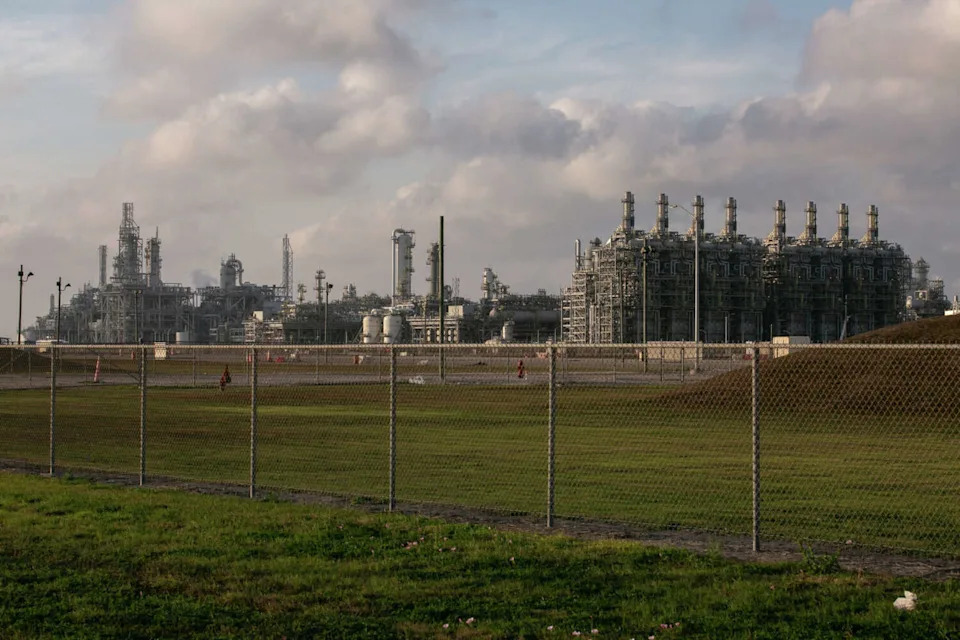 Gulf Coast Growth Ventures, a giant plastics production facility operated by ExxonMobil and Saudi Arabia Basic Industries Corp., uses more water than all 317,000 residents of Corpus Christi. (Dylan Baddour/Inside Climate News)