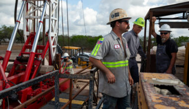 A Weisinger drilling crew makes a pilot hole at the City of Corpus Christi’s eastern wellfield, one of several emergency water projects in the region, on March 31. Credit: Dylan Baddour/Inside Climate News