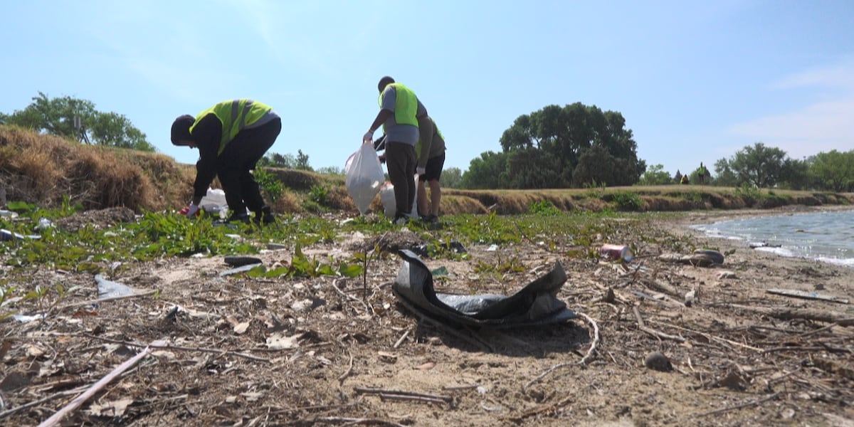 Earth Day cleanup brings Lubbock volunteers together