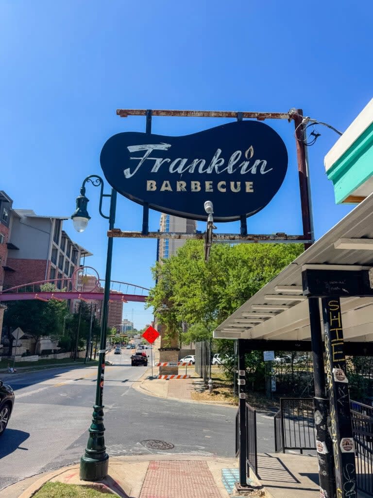 a sign that says franklin barbecue
