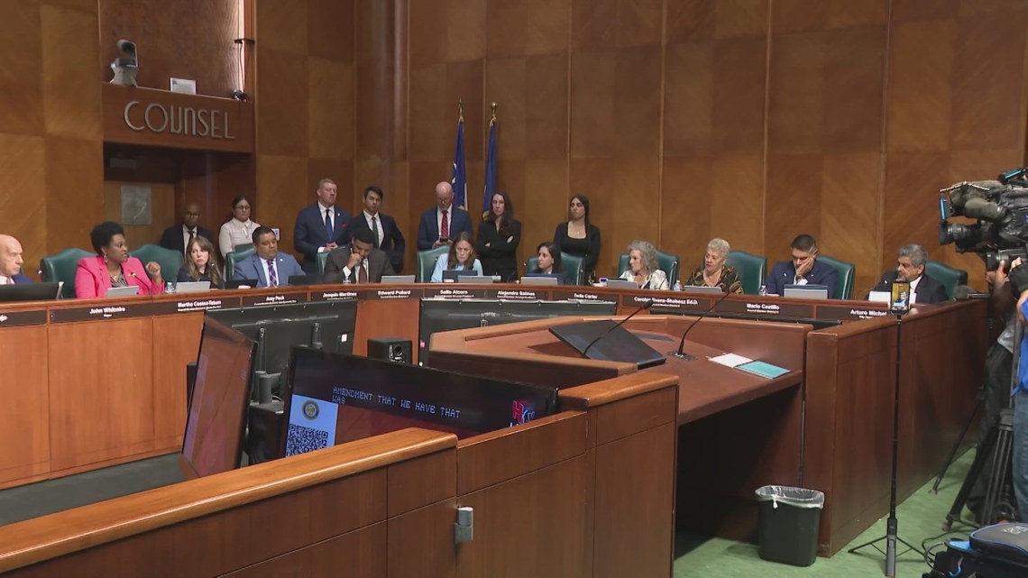 Houston police union responds to Abbott's demand to cooperate with ICE