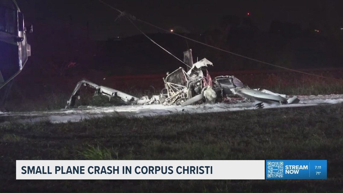 2 injured after small plane crash in Corpus Christi