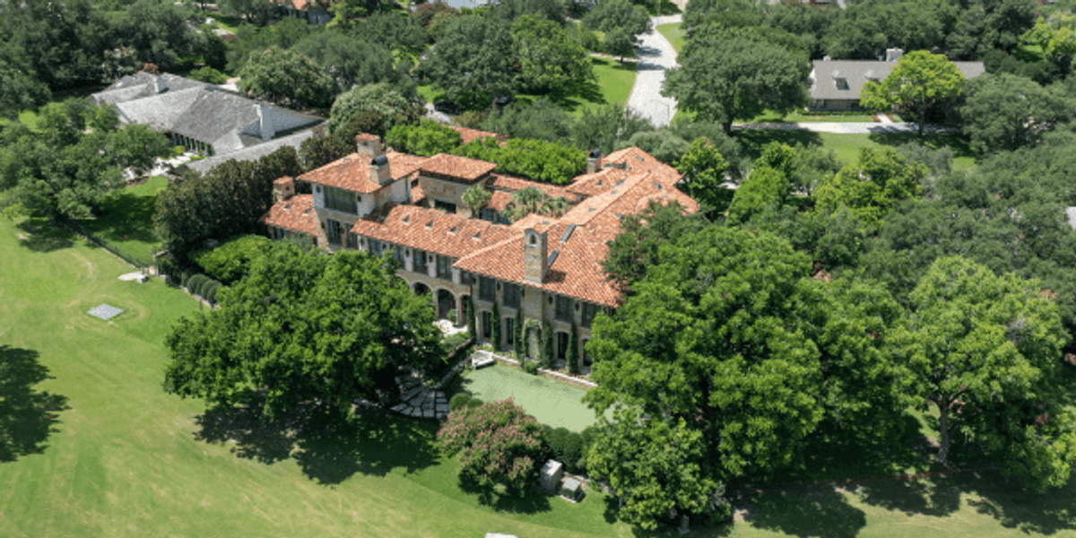 Landmark estate on Shady Oaks Golf Course redefines uuxury