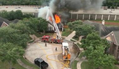 Sugar Land crews battle house fire in Riverpark neighborhood