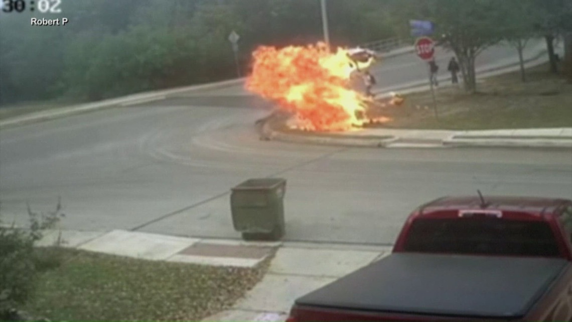 Motorcyclist suffers second degree burns after crash near San Antonio