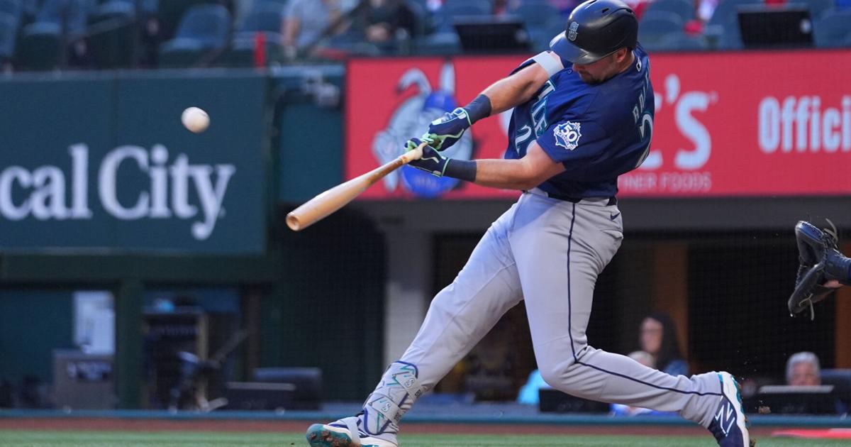 Mariners slugger Cal Raleigh hits first home run of 2026 following 10-game drought | National Sports