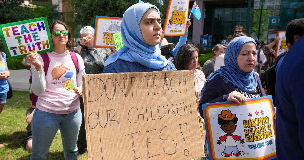 Bible stories would be part of a new Texas public schools reading list drawing attention | National News