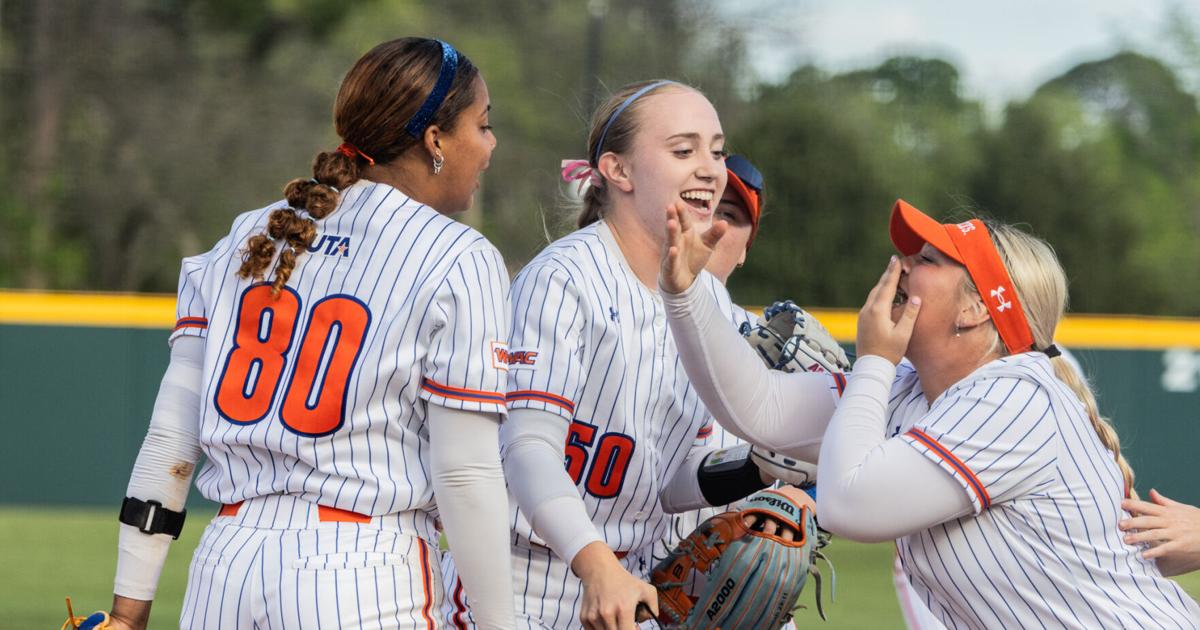 UT Arlington softball rallies late to beat Baylor University 5-4 | Softball