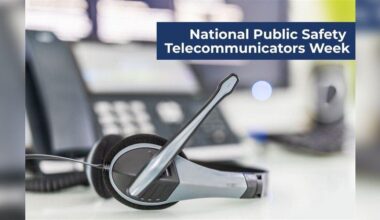 Arlington honors 911 operators and dispatchers during National Public Safety Telecommunicators Week | North Texas