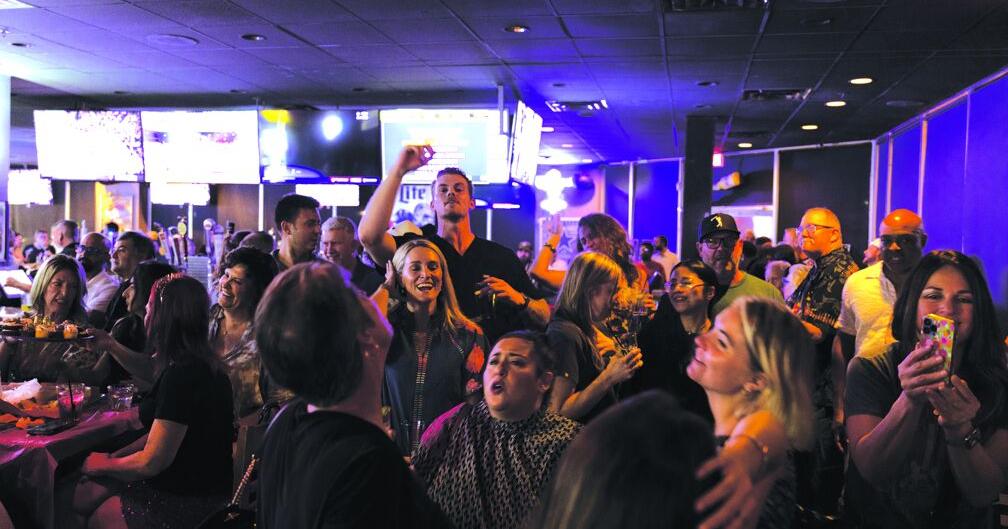 Find escape on mic at Parkway Tavern | Traveling Soldier