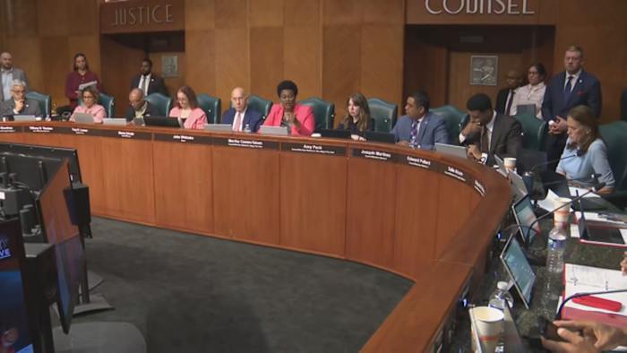 Houston City Council passes Whitmire’s amended immigration ordinance in 13-4 vote to preserve state funding