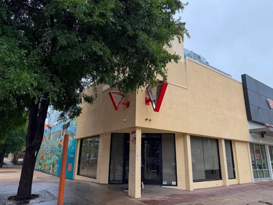 The vacant Dollar Slice Club building sits on 2300 Guadalupe St. in Austin, TX. (KXAN Photo/Nicole Vargas)