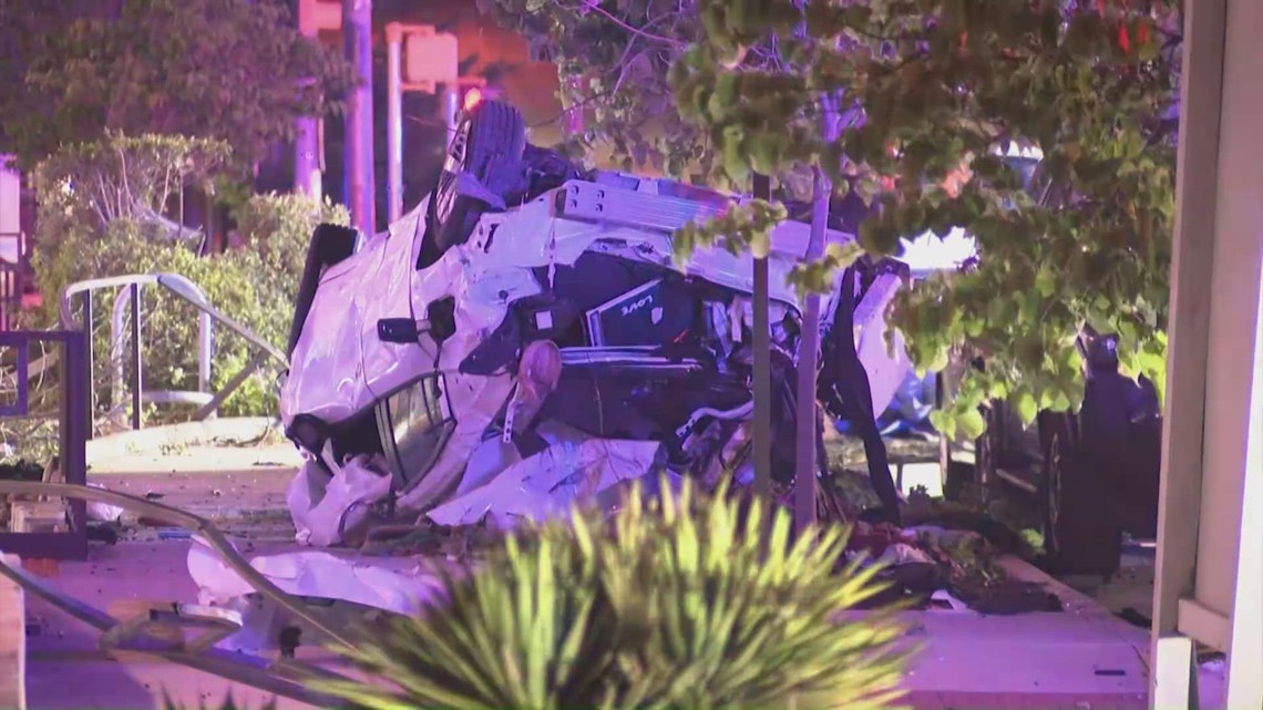 MLK Jr. Boulevard reopens in East Austin after crash leaves 2 hospitalized