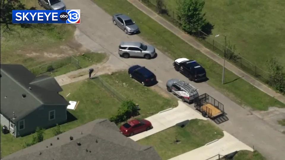 SkyEye was over the Clinton Park neighborhood as law enforcement officers appeared to conduct a court-authorized search on a home.