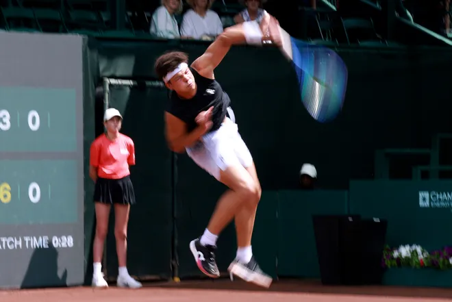 HOUSTON, TEXAS - MARCH 31: Ben Shelton of the United States serves to Marcelo Demoliner of Brazil and Robert Galloway of the United States while playing with Andrés Andrade of Equador in the Men's Doubles Quarterfinals on Day 2 of the Fayez Sarofim & Co. U.S. Men's Clay Court Championship at the River Oaks Country Club on March 31, 2026 in Houston, Texas. (Photo by Kenneth Richmond/Getty Images)