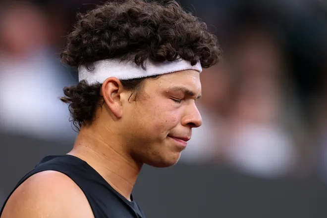 HOUSTON, TEXAS - APRIL 01: Ben Shelton of the United States reacts while playing against Zhizhen Zhang of China during the Singles match on Day 3 of the Fayez Sarofim & Co. U.S. Men's Clay Court Championship at River Oaks Country Club on April 01, 2026 in Houston, Texas. (Photo by Kenneth Richmond/Getty Images)