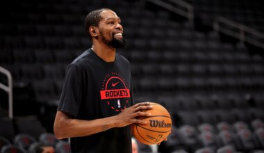 Kevin Durant rejoins Houston’s starting lineup for Game 2 at Lakers