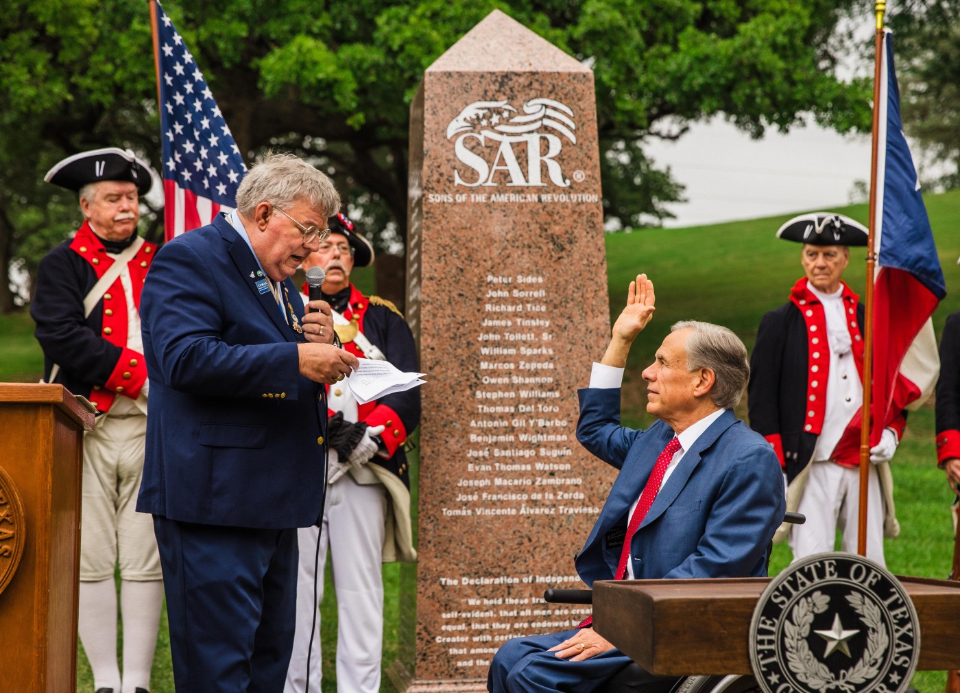 Governor Abbott Unveils Monument Honoring Texas Revolutionary War Patriots | Oficina del Gobernador de Texas