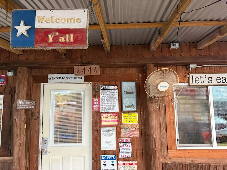 Entrance of Top of the Hill Greasy Burgers in Bryan, Texas. (Peter L. Scamardo II/MySA)